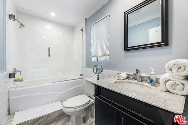 $3,500 | 5215 Balboa Boulevard, Unit 102, Encino, CA 91316