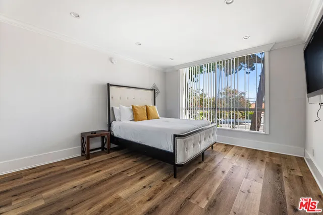 $3,500 | 5215 Balboa Boulevard, Unit 102, Encino, CA 91316