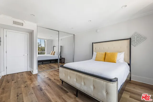 $3,500 | 5215 Balboa Boulevard, Unit 102, Encino, CA 91316