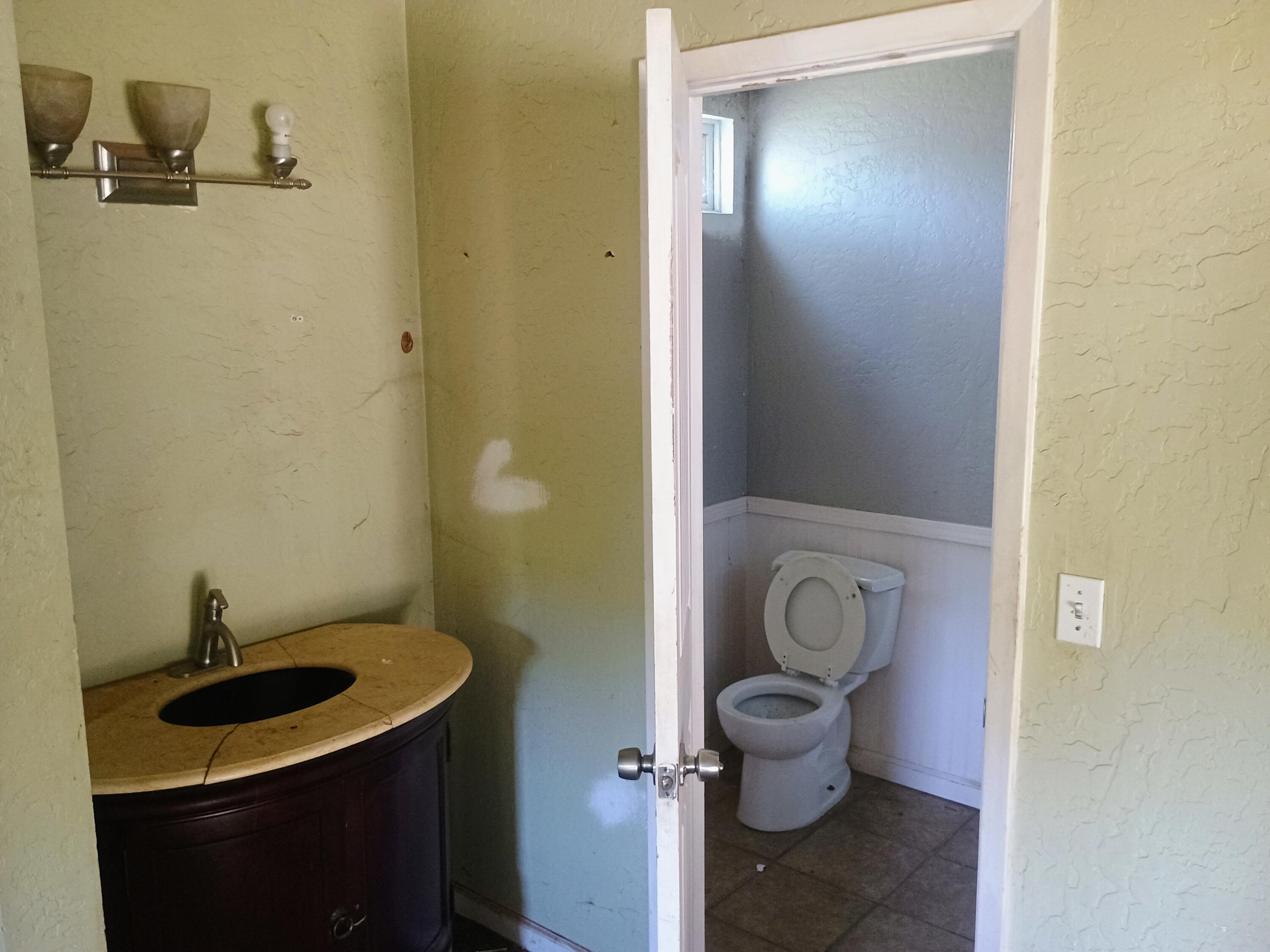 14425 Holiday Road Redding, CA 96003 - Photo 19 of 28 holpribth