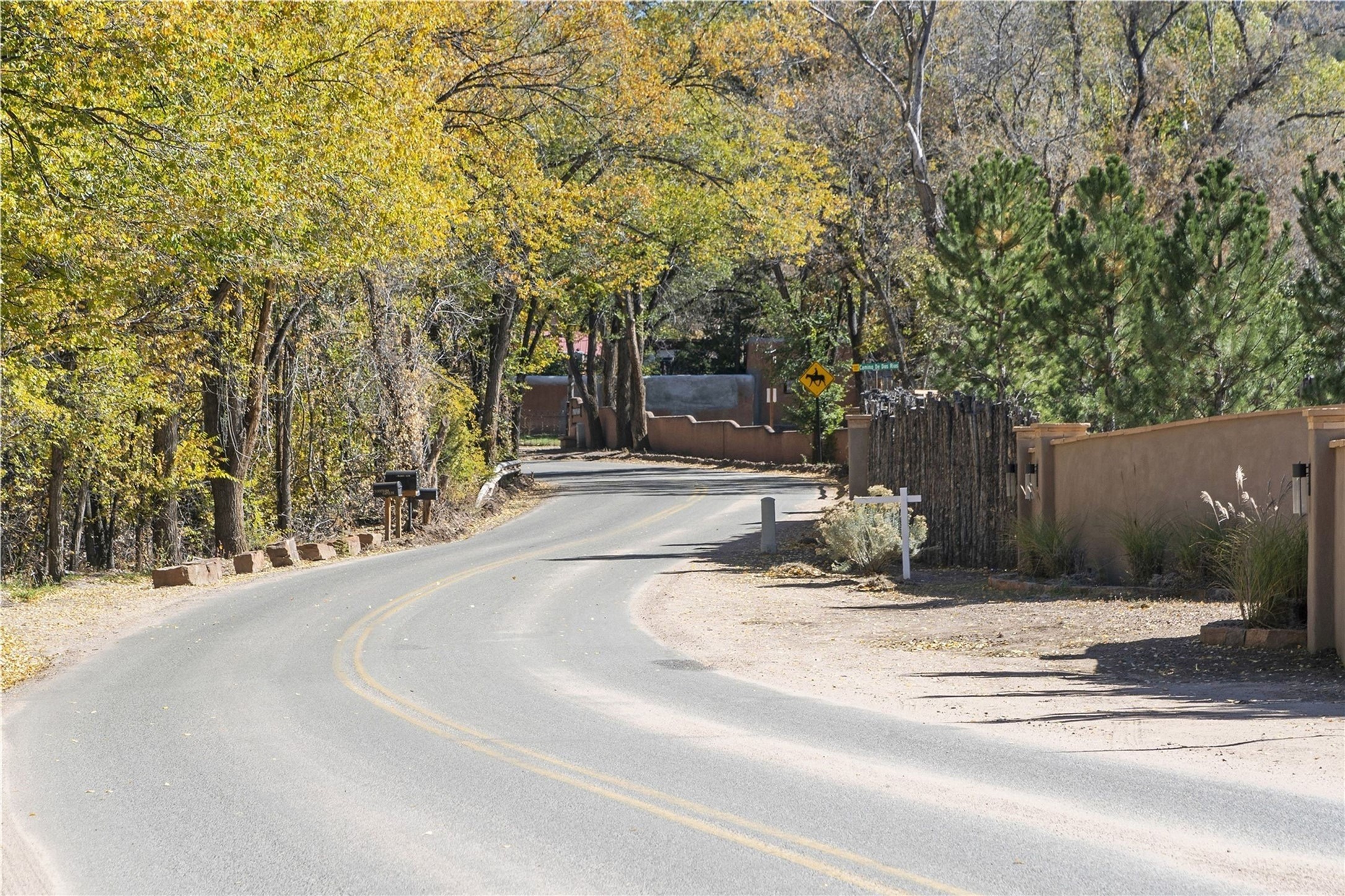 1414 Bishops Lodge Road Santa Fe, NM 87506 - Photo 14 of 19