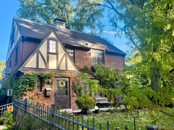 $489,900 | 402 West Iowa Street, Urbana, IL 61801