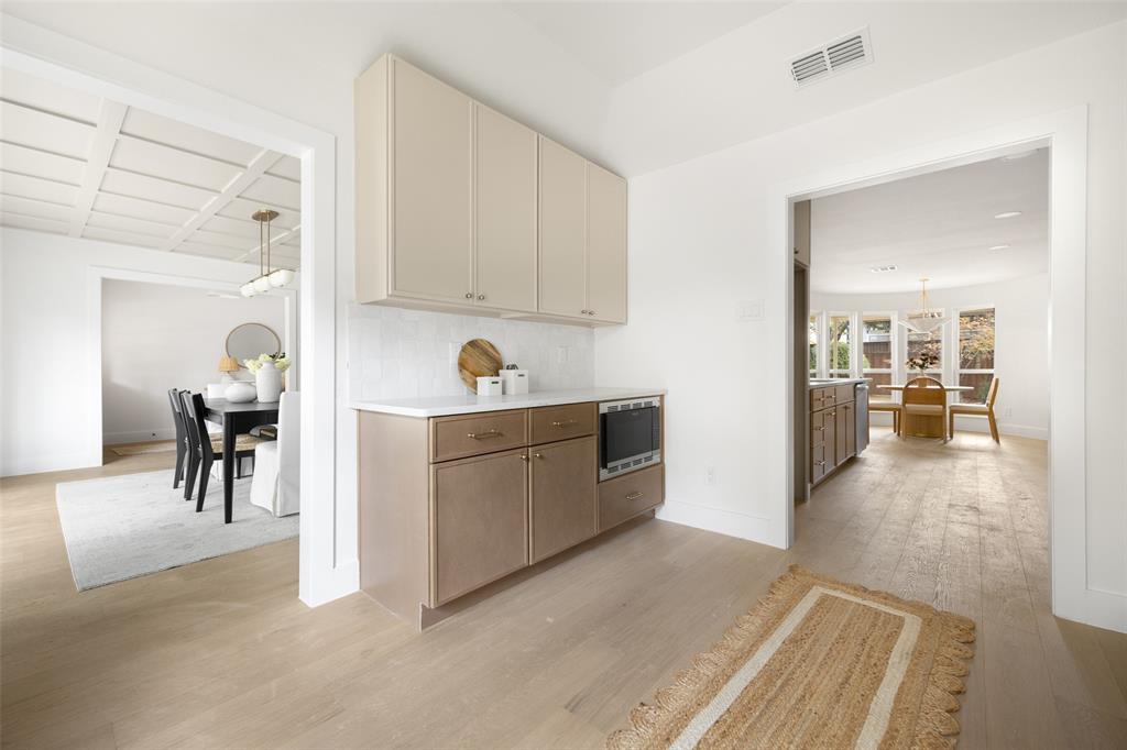 16805 Deer Park Drive Dallas, TX 75248 - Photo 17 of 39 a view of kitchen with furniture and breakfast area