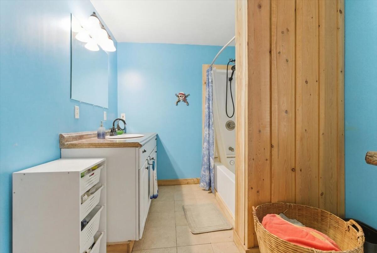 139 Lloyd Road Anson, ME 04911 - Photo 29 of 91 First Floor Bathroom