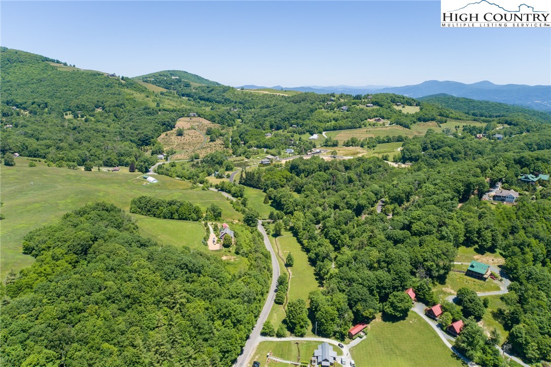 44 Horseshoe Creek Road Banner Elk, NC 28604 - Photo 11 of 21 Gallery Image 11