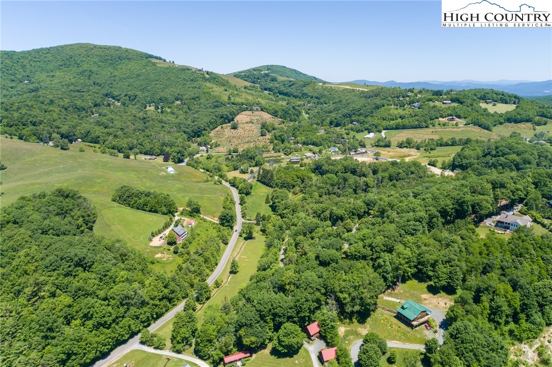 44 Horseshoe Creek Road Banner Elk, NC 28604 - Photo 12 of 21 Gallery Image 12