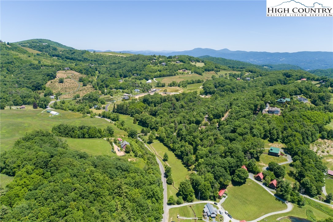 44 Horseshoe Creek Road Banner Elk, NC 28604 - Photo 10 of 21 Gallery Image 10