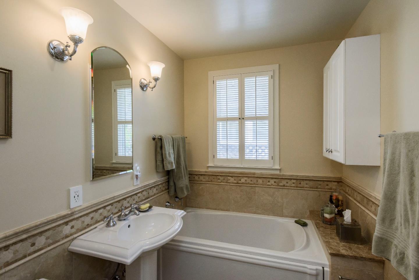 569 Alhambra Road San Mateo, CA 94402 - Photo 11 of 17