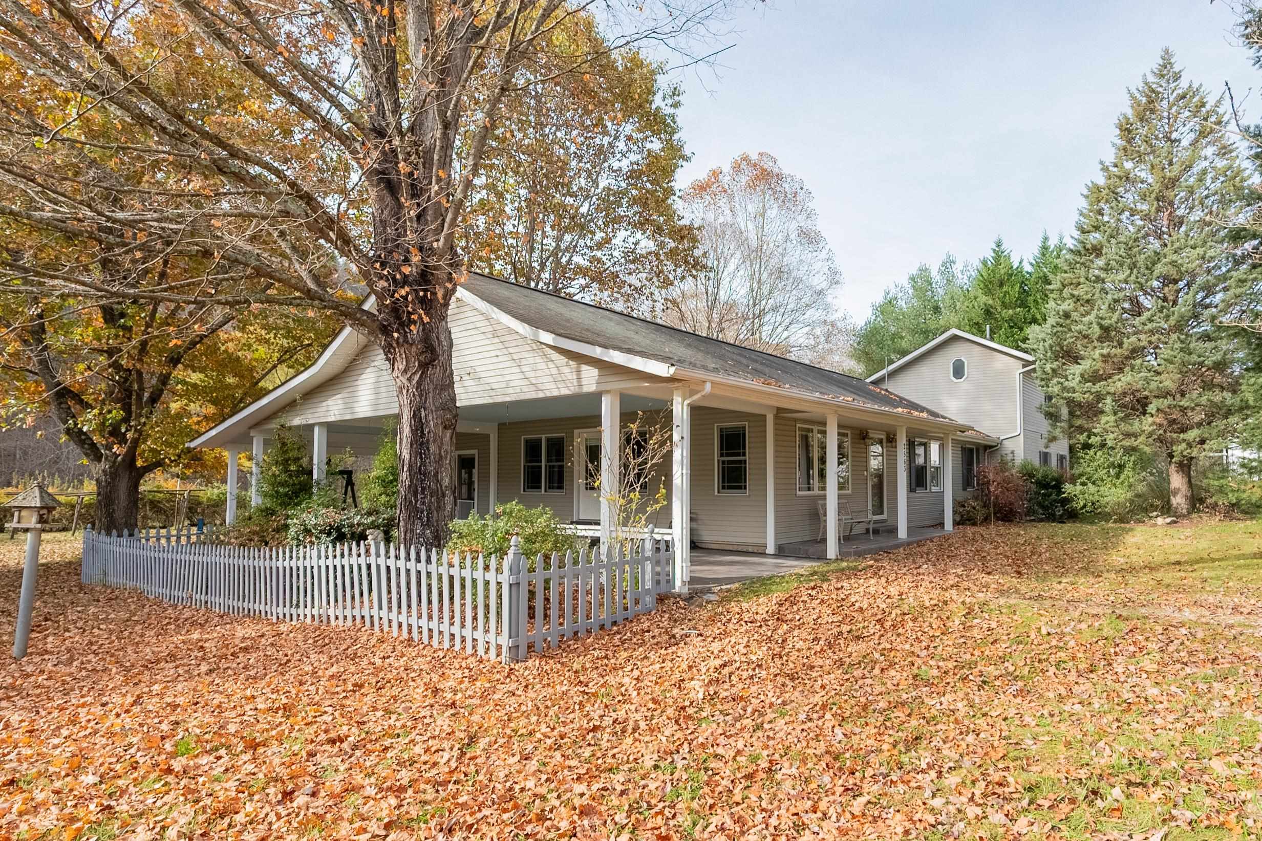 2563 Split Rail Road Shawsville, VA 24162 - Photo 3 of 124 Gallery Image 3