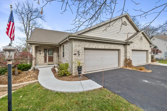$739,900 | 285 Cardinal Ridge Drive, Pewaukee, WI 53072