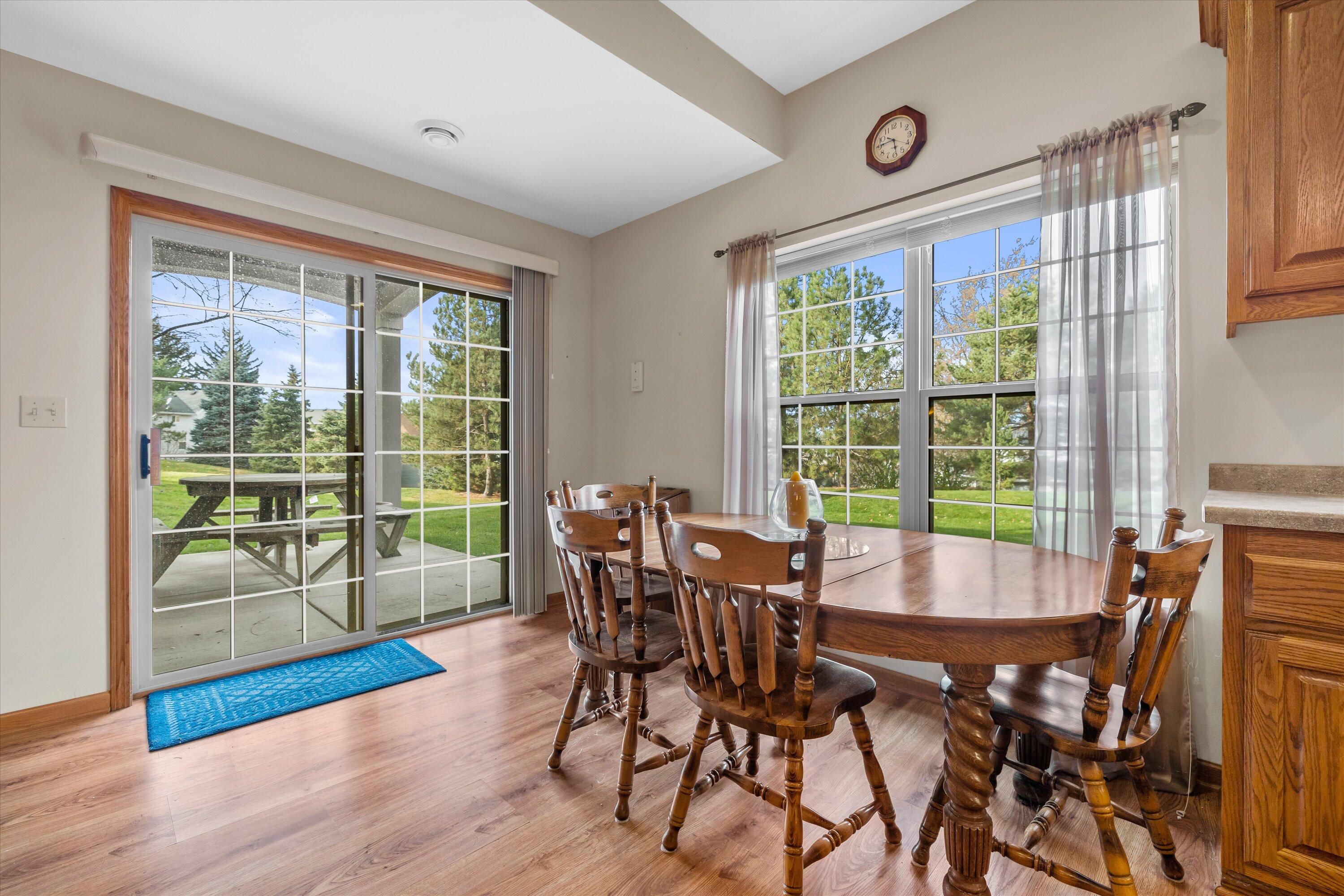 285 Cardinal Ridge Drive Pewaukee, WI 53072 - Photo 15 of 49 Dining Room