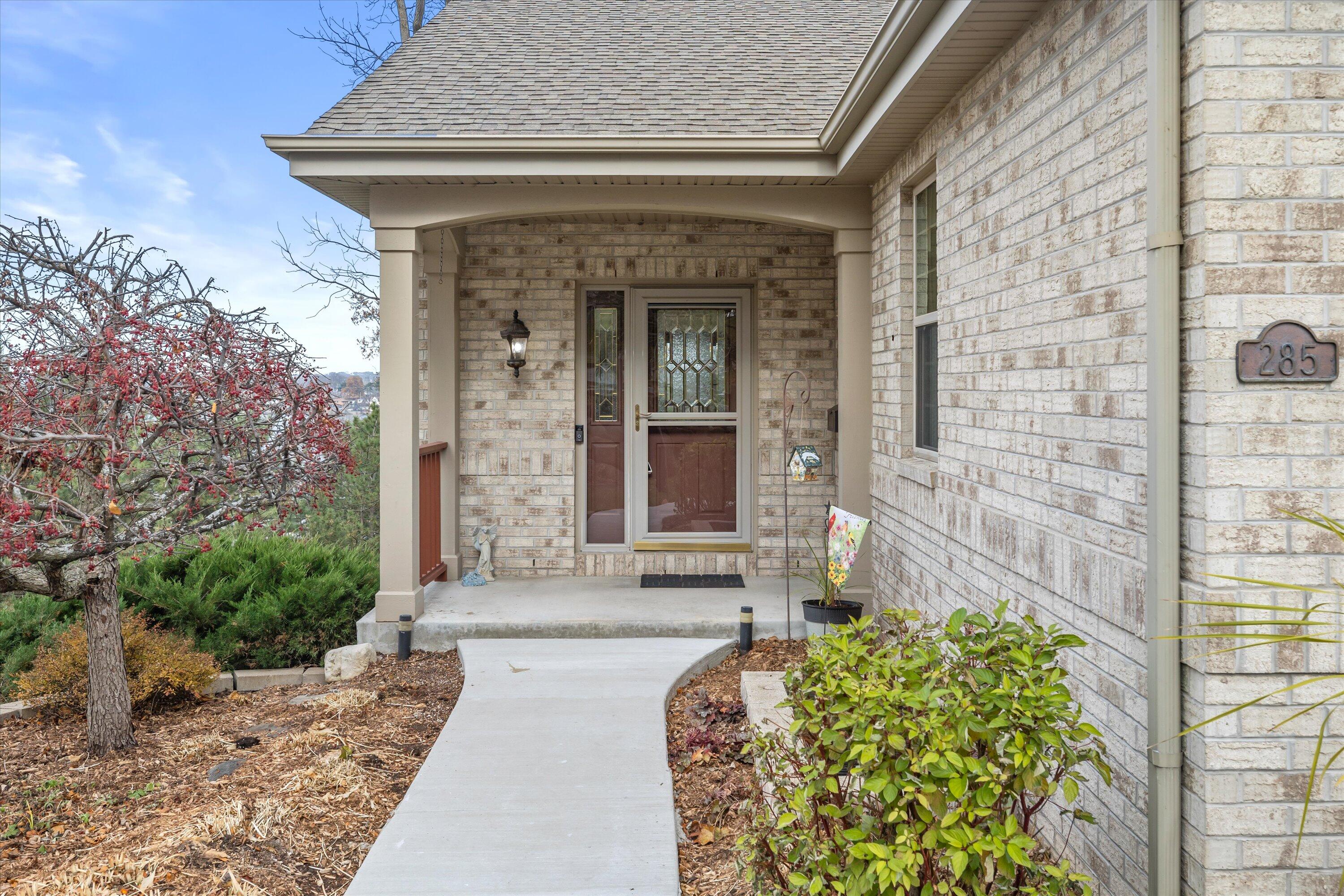 285 Cardinal Ridge Drive Pewaukee, WI 53072 - Photo 2 of 49 Entrance