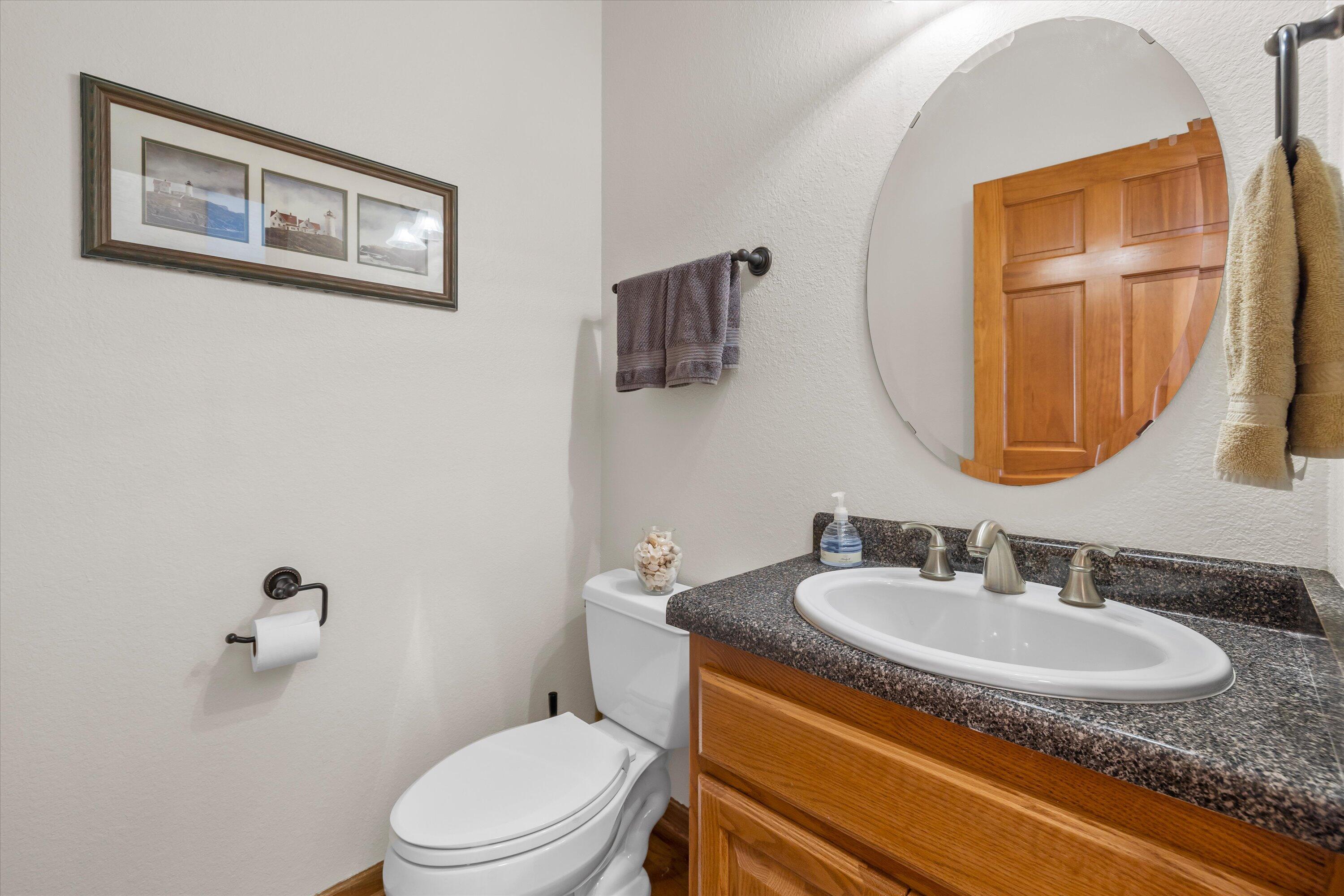 285 Cardinal Ridge Drive Pewaukee, WI 53072 - Photo 29 of 49 Powder Room