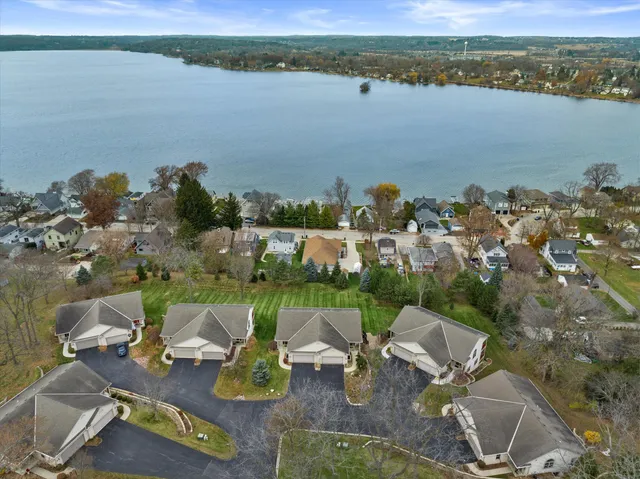 $739,900 | 285 Cardinal Ridge Drive, Pewaukee, WI 53072