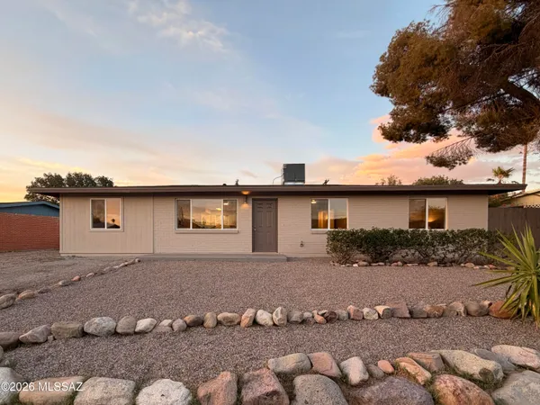 $325,000 | 6815 East Mary Drive, Tucson, AZ 85730