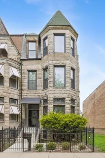 $549,000 | 3633 South Giles Avenue, Chicago, IL 60653