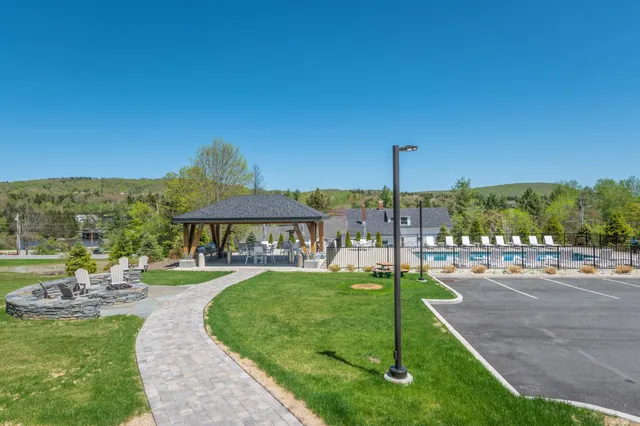 $665,000 | 4 E Trailside Village Way, Unit H21, West Dover, VT 05356