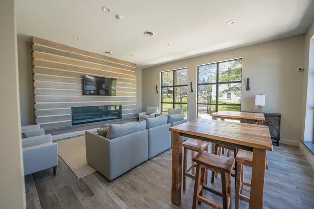 $665,000 | 4 E Trailside Village Way, Unit H21, West Dover, VT 05356