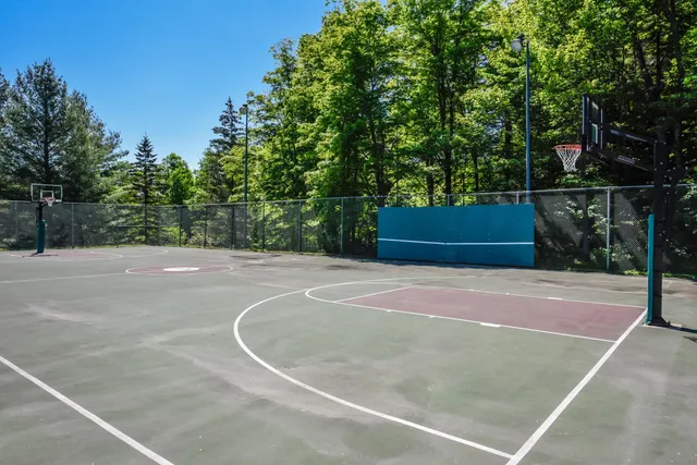 $665,000 | 4 E Trailside Village Way, Unit H21, West Dover, VT 05356