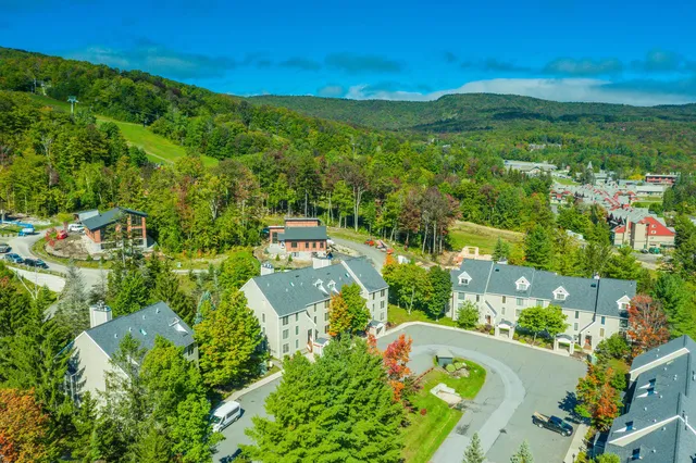 $665,000 | 4 E Trailside Village Way, Unit H21, West Dover, VT 05356