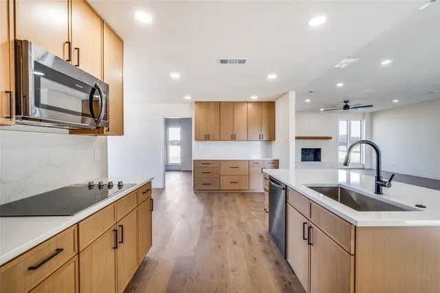 $797,400 | 10422 Strittmatter Road, Pilot Point, TX 76258