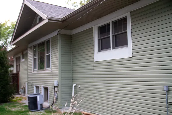 $295,900 | 510 North Raynor Avenue, Joliet, IL 60435