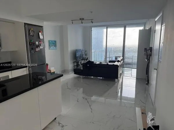 $2,900 | 92 Southwest 3rd Street, Unit 2109, Miami, FL 33130