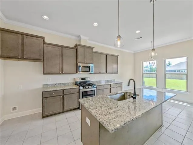 $412,125 | 9508 East Terran Lane, Waggaman, LA 70094