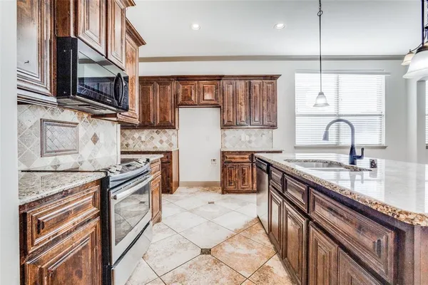 $2,400 | 3005 Guadalupe Drive, Forney, TX 75126