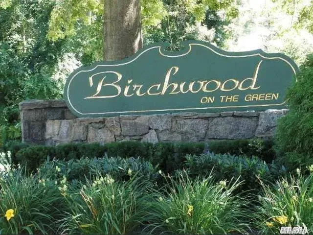 $359,000 | 3110 Wilshire Lane, Unit 3110, Oakdale, NY 11769