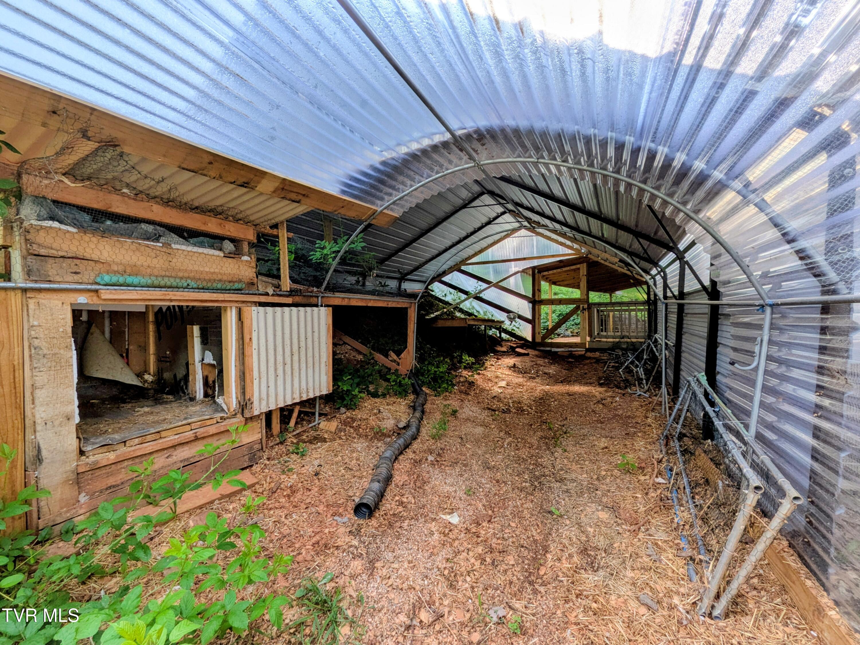 113 Nave Hollow Road Elizabethton, TN 37643 - Photo 59 of 91 Chicken Coop(2)