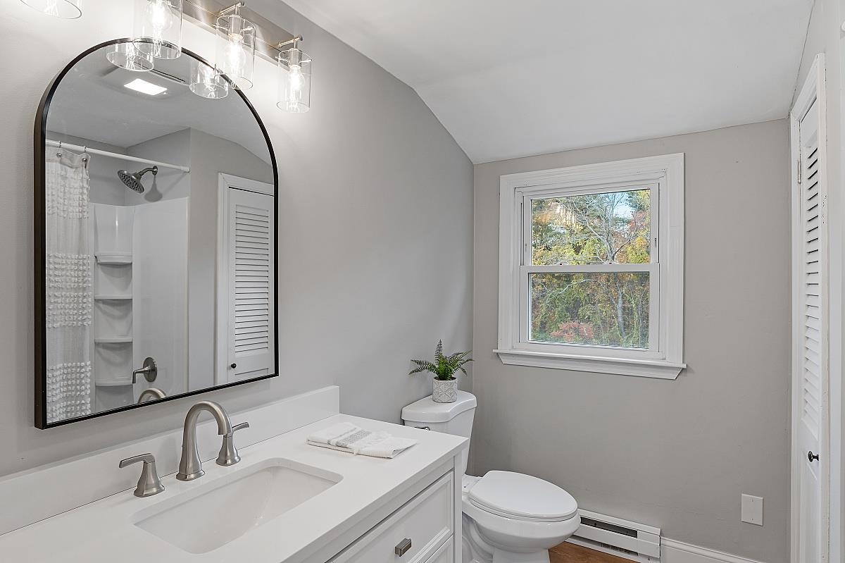 23 Floyd Road Derry, NH 03038 - Photo 17 of 40