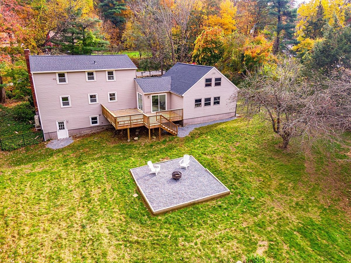 23 Floyd Road Derry, NH 03038 - Photo 2 of 40