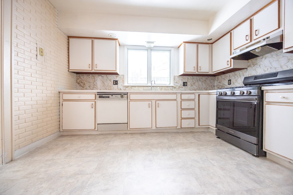 204 Salisbury Street Rochester, NY 14609 - Photo 13 of 33