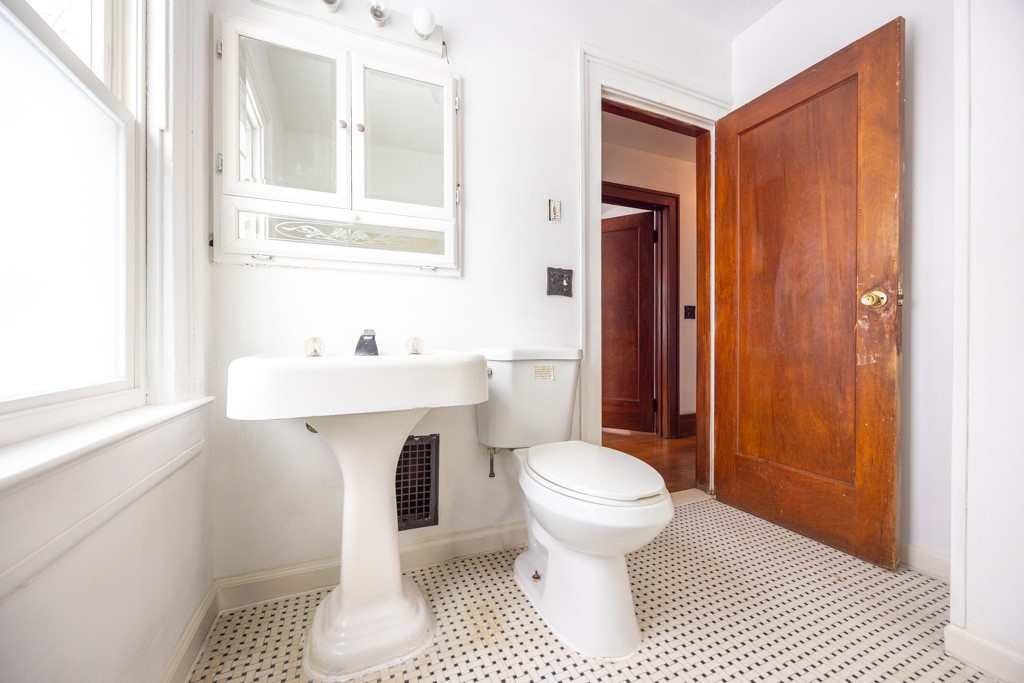 204 Salisbury Street Rochester, NY 14609 - Photo 22 of 33