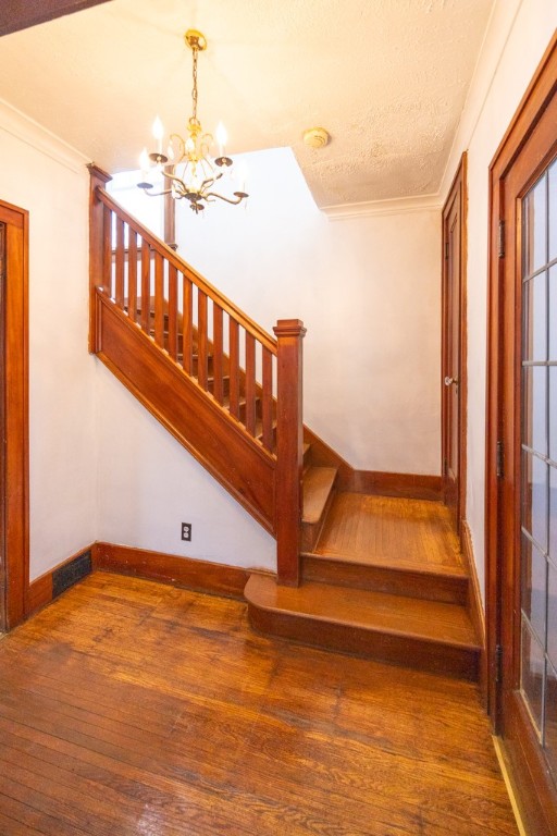 204 Salisbury Street Rochester, NY 14609 - Photo 6 of 33