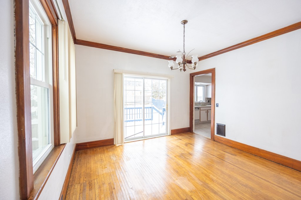 204 Salisbury Street Rochester, NY 14609 - Photo 9 of 33