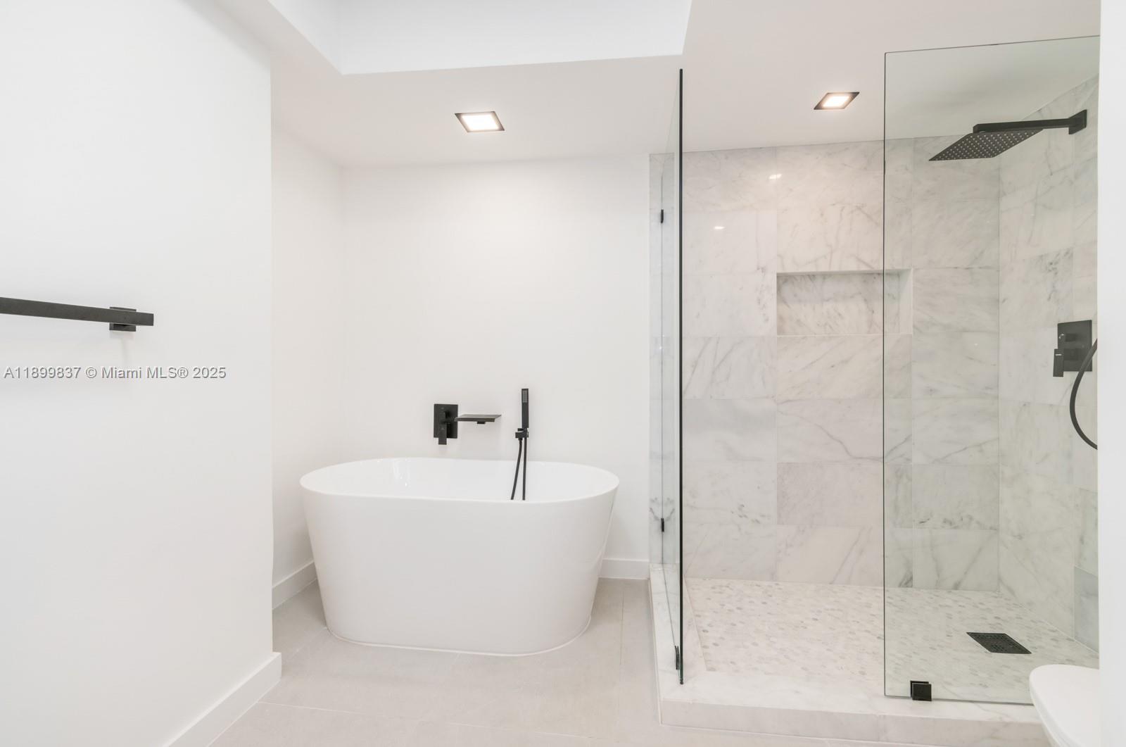 1000 East Island Boulevard, Unit 2511 Aventura, FL 33160 - Photo 16 of 34