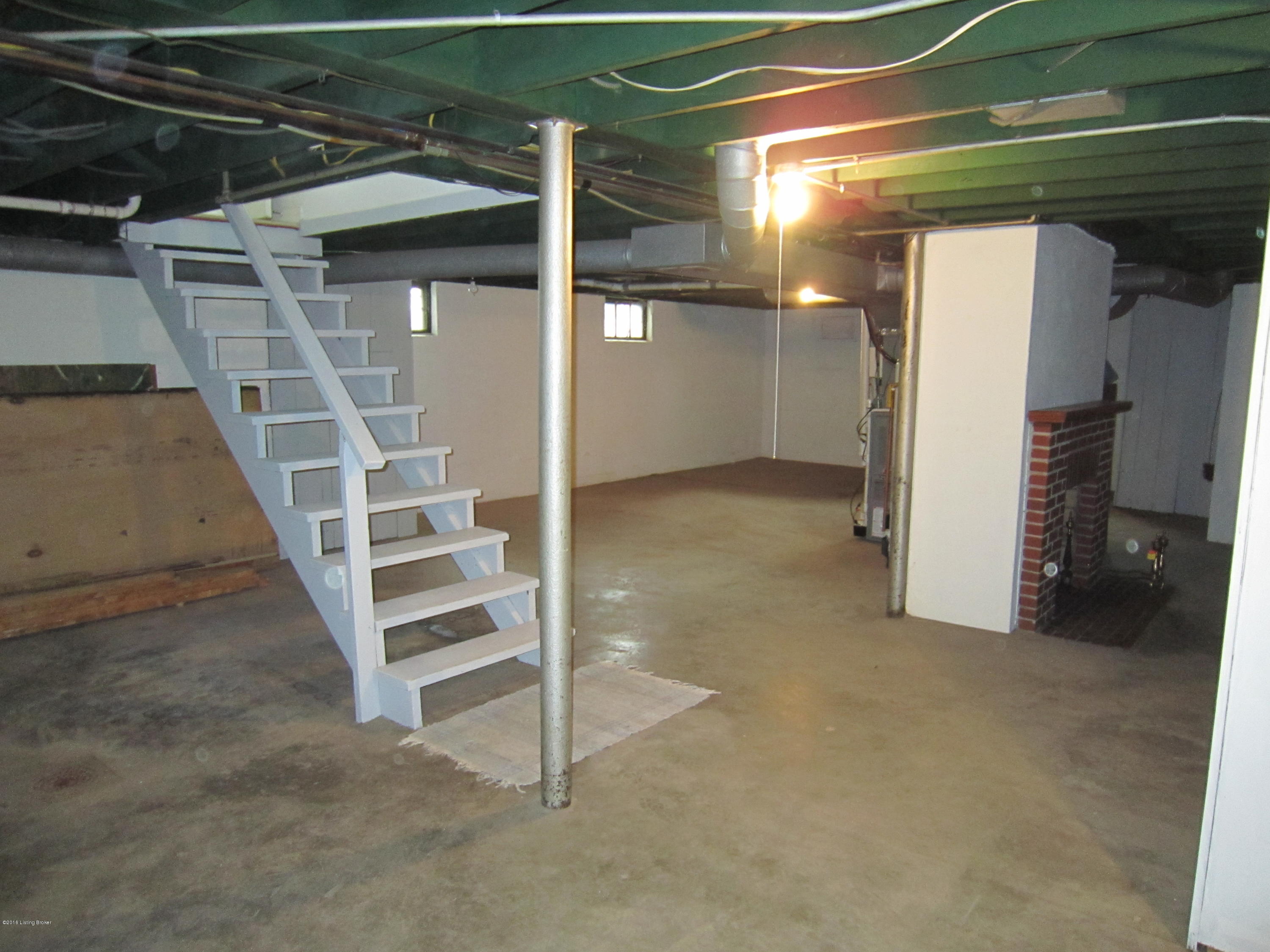 931 Greenleaf Road Louisville, KY 40213 - Photo 15 of 18 IMG_0832