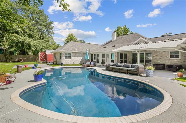 1305 Spring Ridge Circle Slidell, LA 70461 - Photo 2 of 23