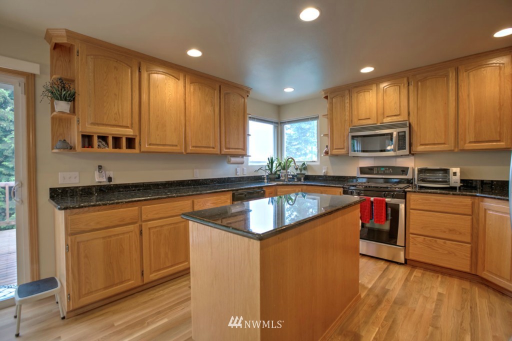1005 North 29th Street Renton, WA 98056 - Photo 7 of 22 Gallery Image 7