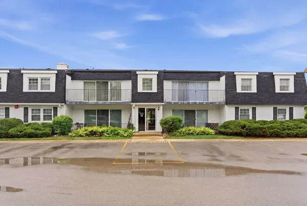 $270,000 | 1115 Royal St George Drive, Unit 201, Naperville, IL 60563