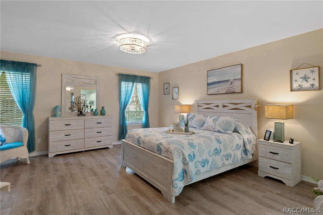 1504 North Foxboro Loop Crystal River, FL 34429 - Photo 19 of 52 Primary Bedroom Suite