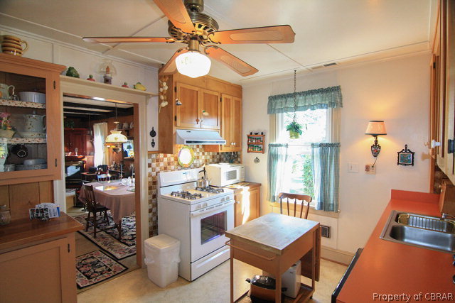673 Painter Point Road Kilmarnock, VA 22482 - Photo 15 of 22