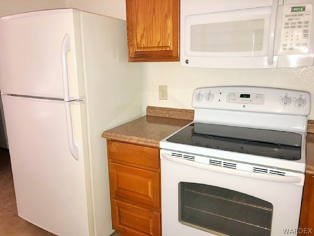 2663 North Stephan Road Kingman, AZ 86401 - Photo 15 of 28 Kitchen Stove