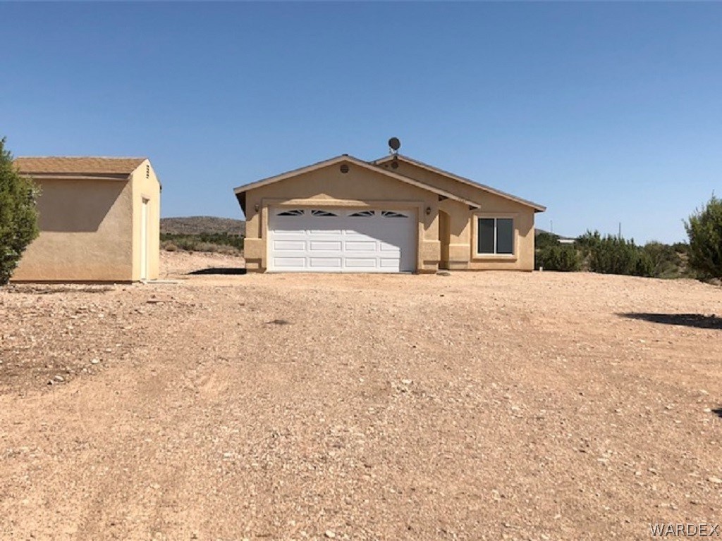 2663 North Stephan Road Kingman, AZ 86401 - Photo 3 of 28 House and Pump House