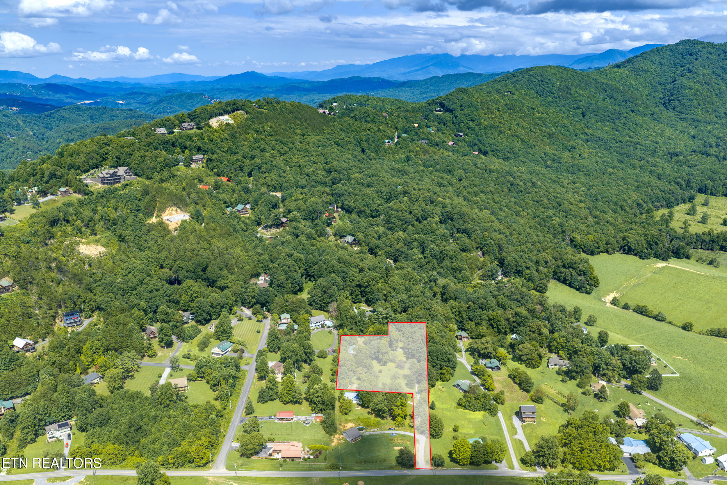 2019 Little Cove Road Sevierville, TN 37862 - Photo 11 of 50 DJI_20260715155913_0087_D-HDRm