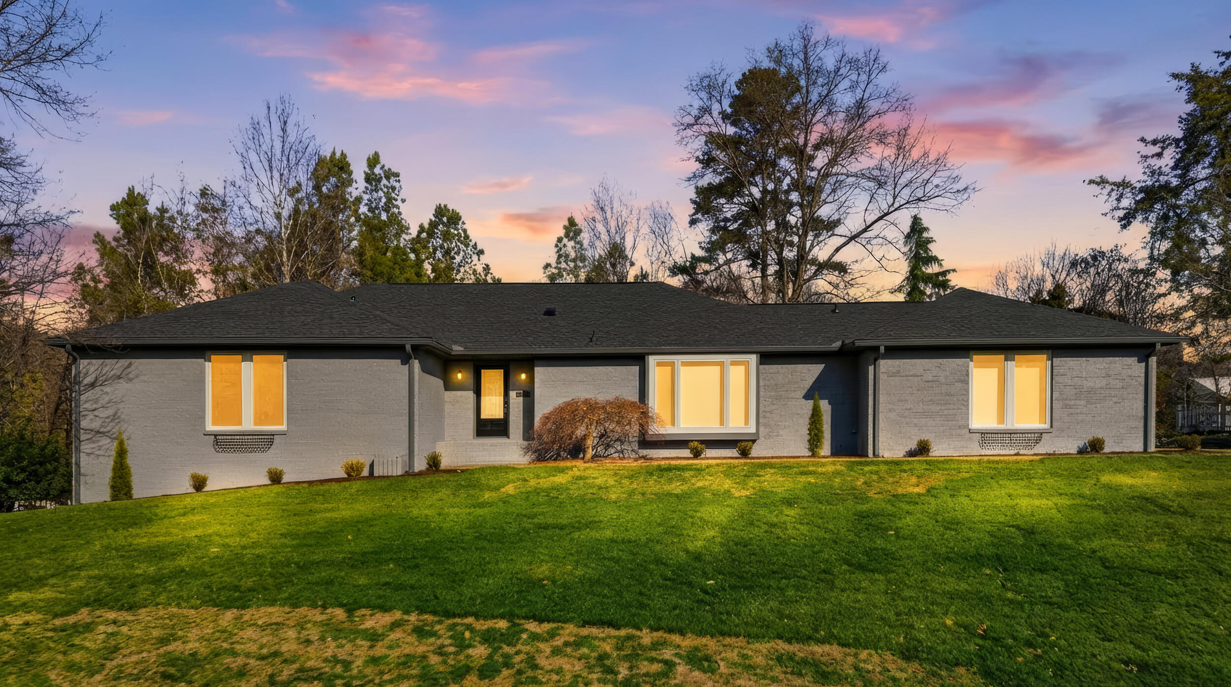 1_755 golf view dr nw twilight-1