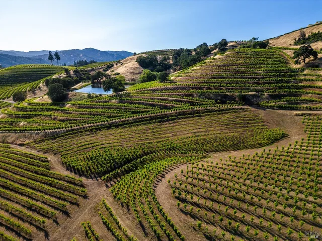 $5,900,000 | 5700 Old River Road, Ukiah, CA 95482