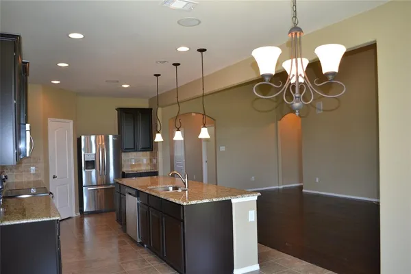 $2,695 | 917 Swan Ridge Drive, Sherman, TX 75092